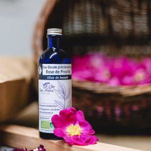Eau florale précieuse rose de provins